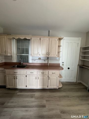 11 Betts Place, Norwalk, CT 06855