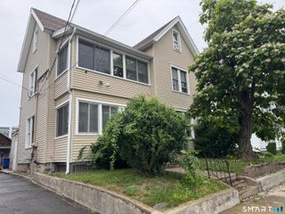 11 Betts Place, Norwalk, CT 06855