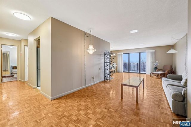 140 Euclid Avenue 6E, Hackensack, NJ 07601