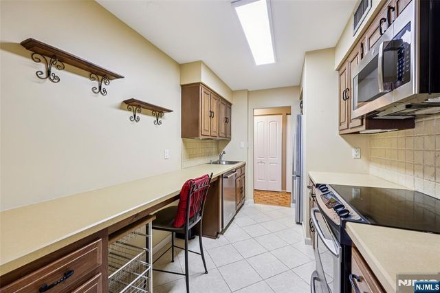 140 Euclid Avenue 6E, Hackensack, NJ 07601