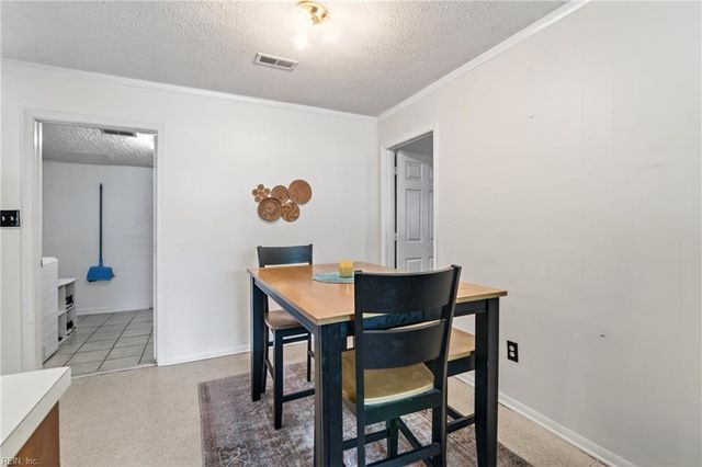 1922 Beall DR, Hampton, VA 23663