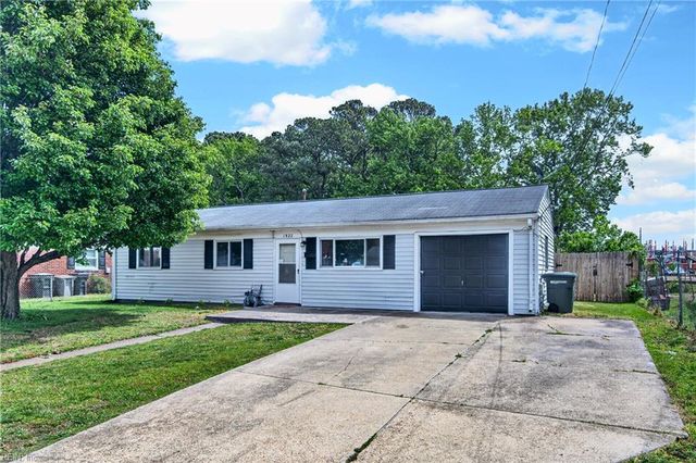1922 Beall DR, Hampton, VA 23663