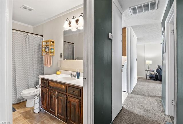 1922 Beall DR, Hampton, VA 23663