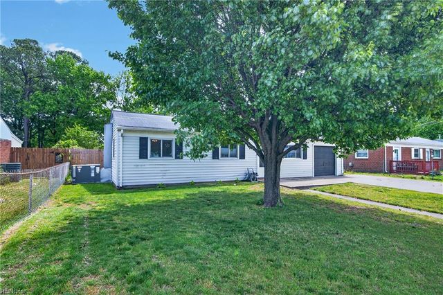 1922 Beall DR, Hampton, VA 23663