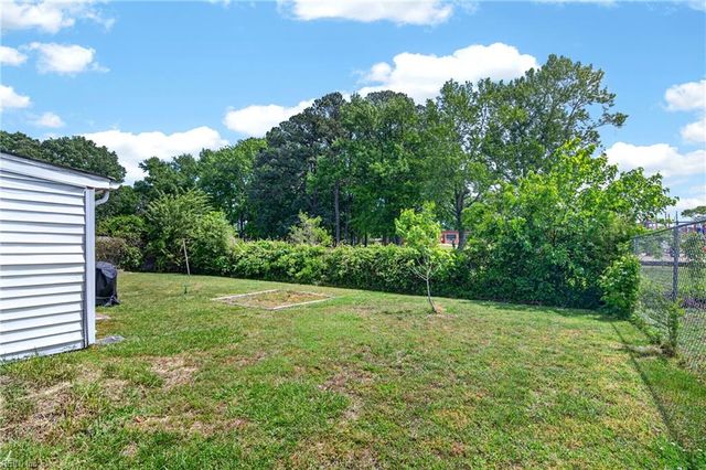 1922 Beall DR, Hampton, VA 23663