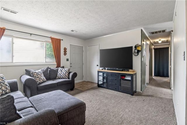 1922 Beall DR, Hampton, VA 23663