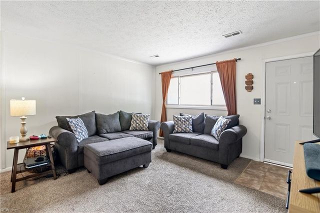 1922 Beall DR, Hampton, VA 23663