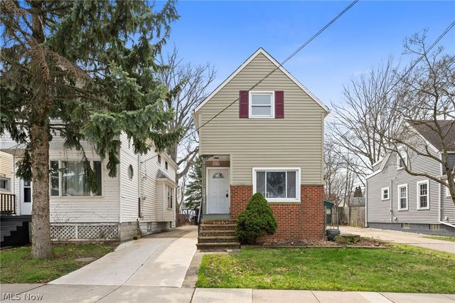 11915 Franklin Boulevard, Lakewood, OH 44107