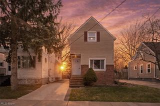 11915 Franklin Boulevard, Lakewood, OH 44107