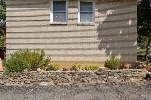 633 Hicks Rd, Nashville, TN 37221