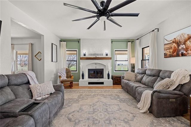 15649 Elm Branch Road, Windsor, MO 65360