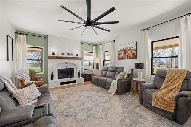 15649 Elm Branch Road, Windsor, MO 65360