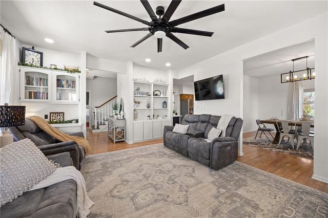 15649 Elm Branch Road, Windsor, MO 65360