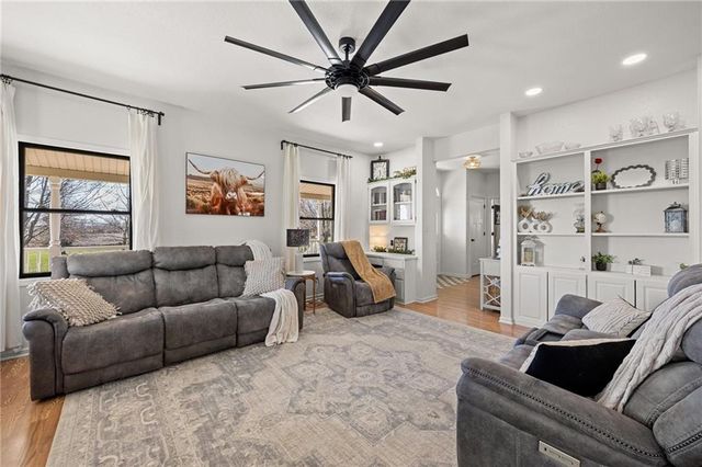 15649 Elm Branch Road, Windsor, MO 65360