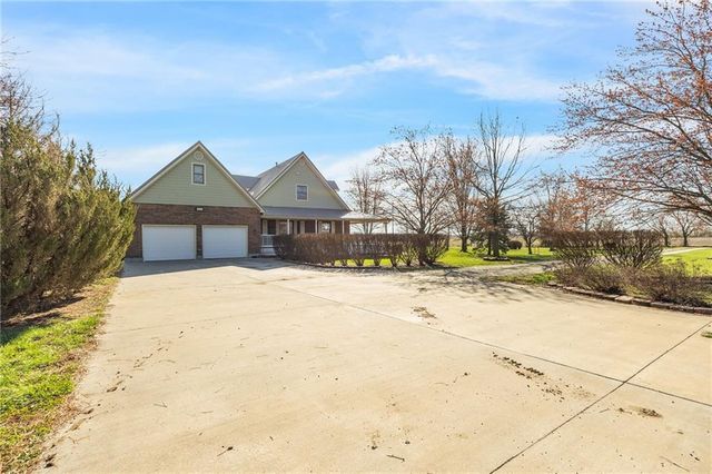 15649 Elm Branch Road, Windsor, MO 65360