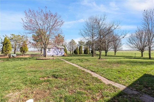 15649 Elm Branch Road, Windsor, MO 65360