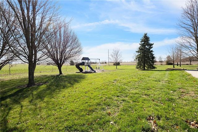 15649 Elm Branch Road, Windsor, MO 65360