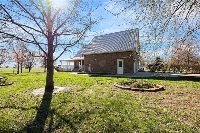 15649 Elm Branch Road, Windsor, MO 65360