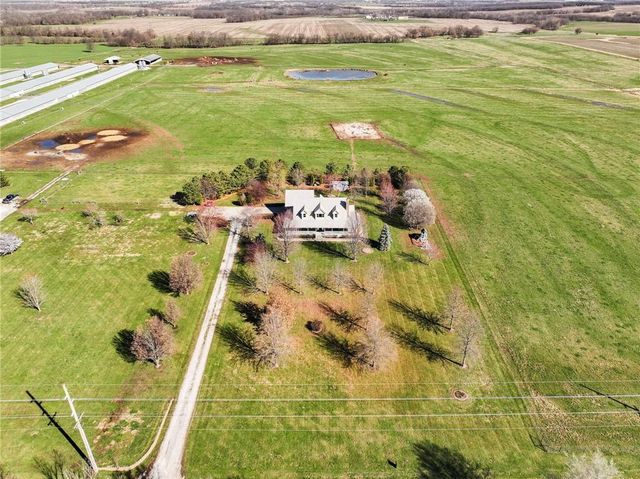 15649 Elm Branch Road, Windsor, MO 65360