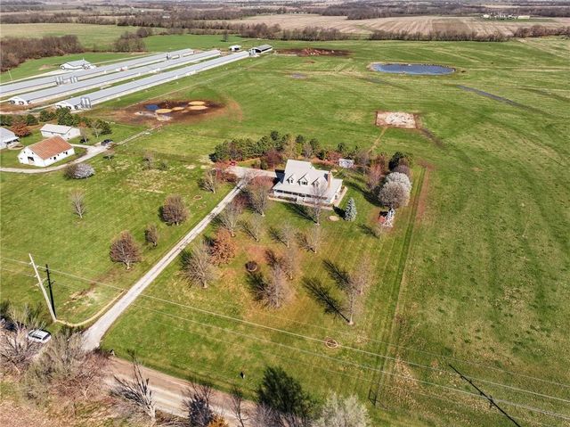 15649 Elm Branch Road, Windsor, MO 65360
