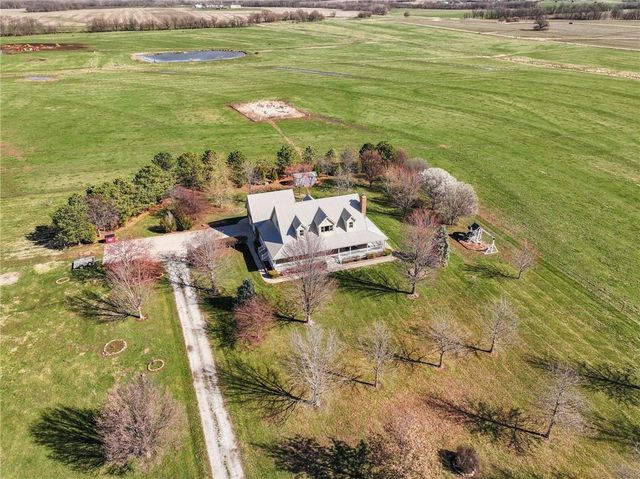 15649 Elm Branch Road, Windsor, MO 65360