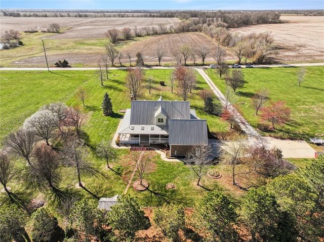 15649 Elm Branch Road, Windsor, MO 65360