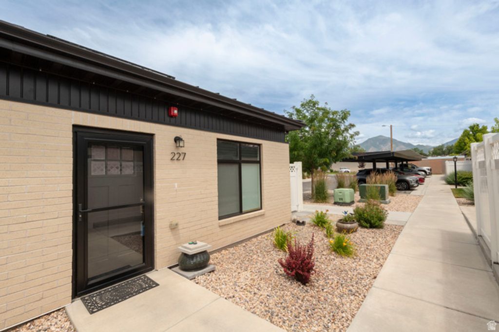 Image 4 of property listing at 3602 S 805 E #227, Millcreek, UT 84106