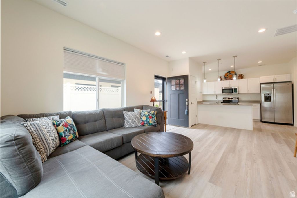 Image 7 of property listing at 3602 S 805 E #227, Millcreek, UT 84106