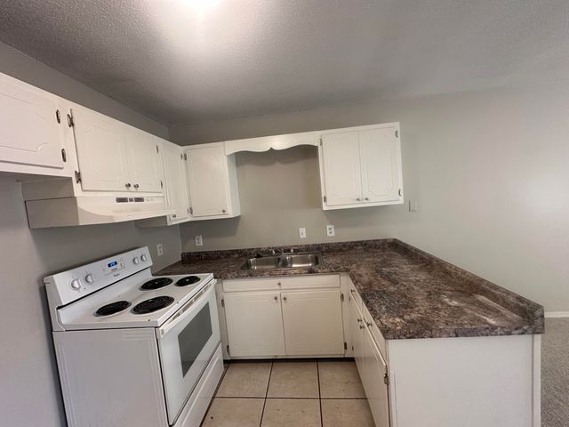 101 Lexington Dr., Hattiesburg, MS 39402