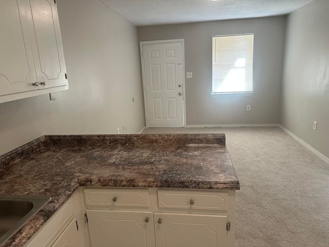 101 Lexington Dr., Hattiesburg, MS 39402