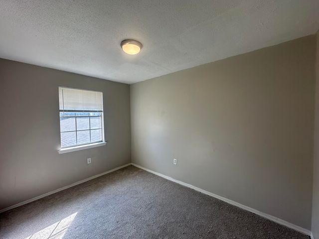 101 Lexington Dr., Hattiesburg, MS 39402