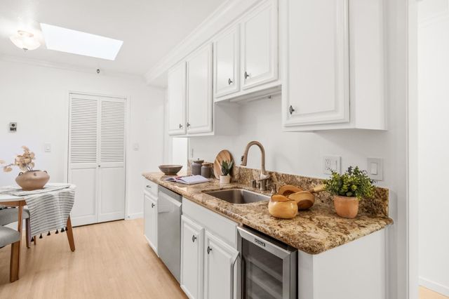 1500 Willow Avenue 301, Burlingame, CA 94010