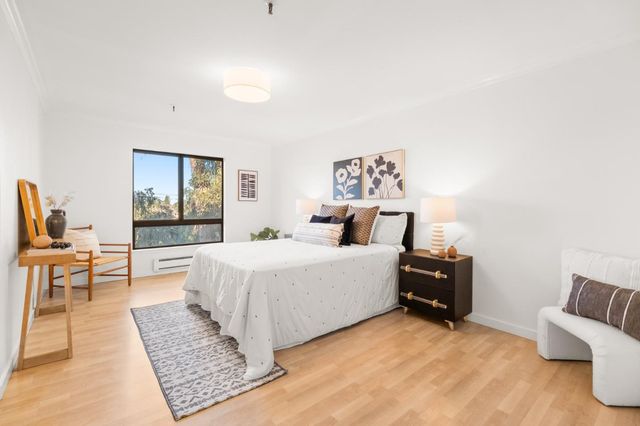 1500 Willow Avenue 301, Burlingame, CA 94010