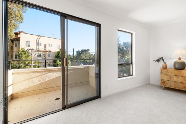 1500 Willow Avenue 301, Burlingame, CA 94010