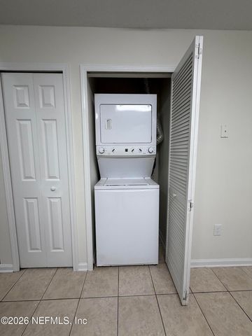 1418 MANOTAK POINT Drive 201, Jacksonville, FL 32210