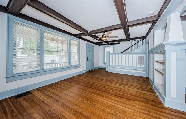 620 EARLE AVENUE N, St Petersburg, FL 33705