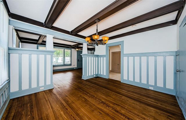 620 EARLE AVENUE N, St Petersburg, FL 33705