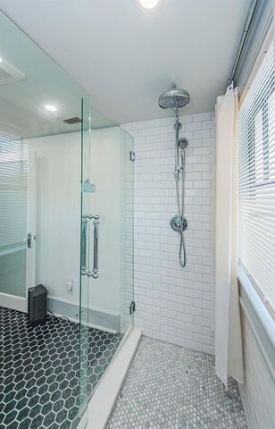 620 EARLE AVENUE N, St Petersburg, FL 33705