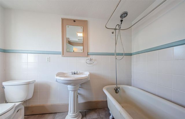 620 EARLE AVENUE N, St Petersburg, FL 33705