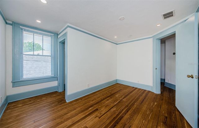 620 EARLE AVENUE N, St Petersburg, FL 33705