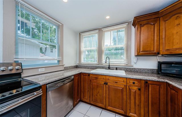 620 EARLE AVENUE N, St Petersburg, FL 33705