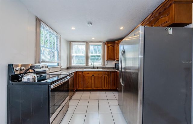 620 EARLE AVENUE N, St Petersburg, FL 33705