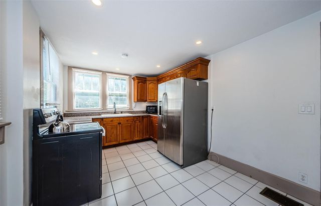 620 EARLE AVENUE N, St Petersburg, FL 33705