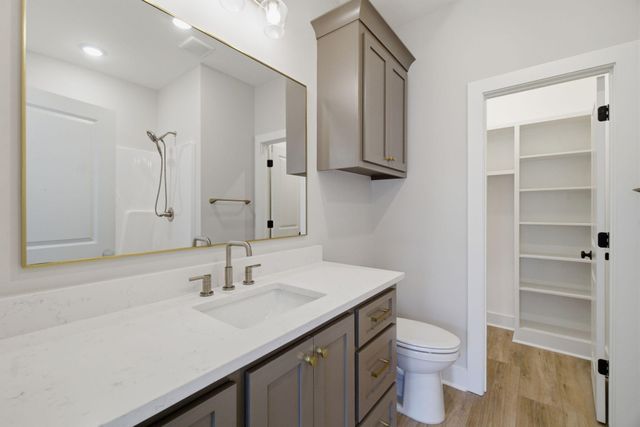 5 Eric Nobles Ln., Sumrall, MS 39482