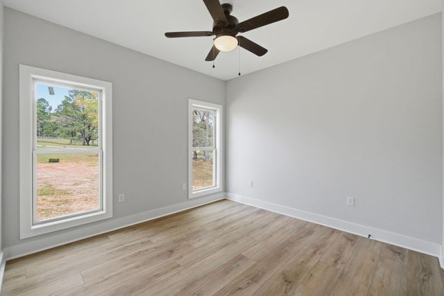 5 Eric Nobles Ln., Sumrall, MS 39482