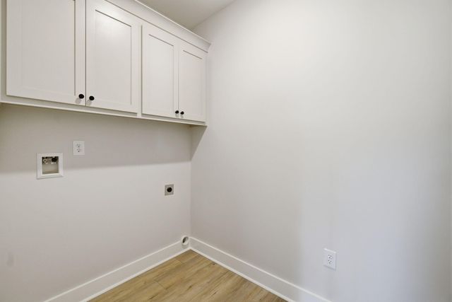 5 Eric Nobles Ln., Sumrall, MS 39482