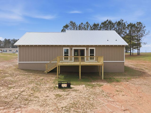 5 Eric Nobles Ln., Sumrall, MS 39482