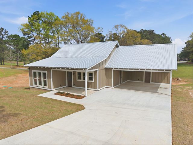 5 Eric Nobles Ln., Sumrall, MS 39482