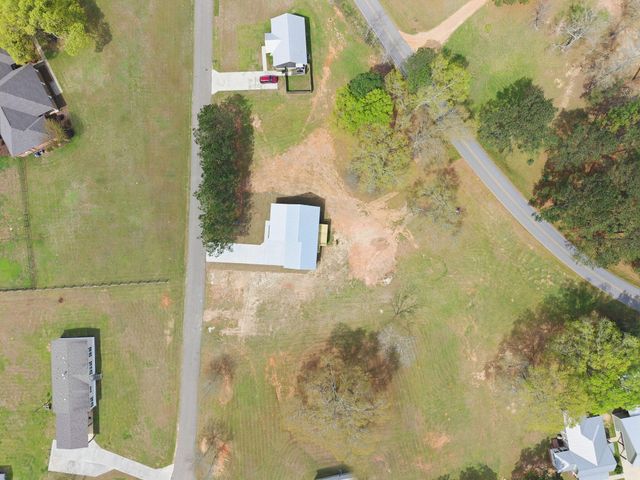 5 Eric Nobles Ln., Sumrall, MS 39482