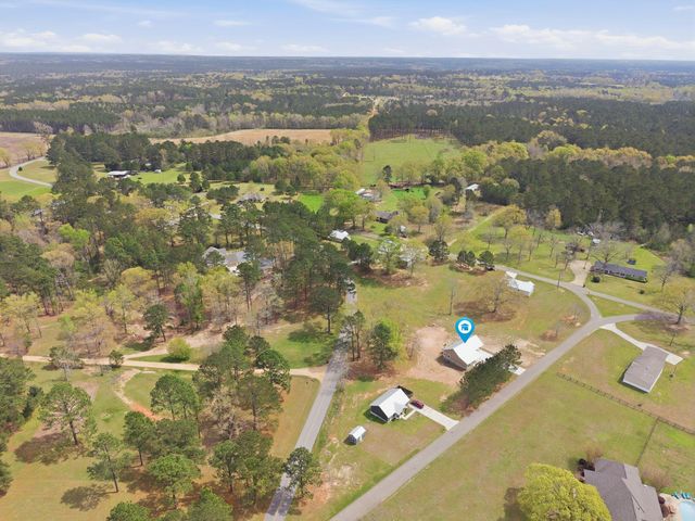 5 Eric Nobles Ln., Sumrall, MS 39482